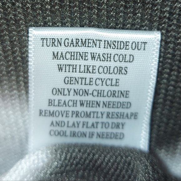 NWT Olive Combo V-Neck Lightweight Sweater - Picture 7 of 7